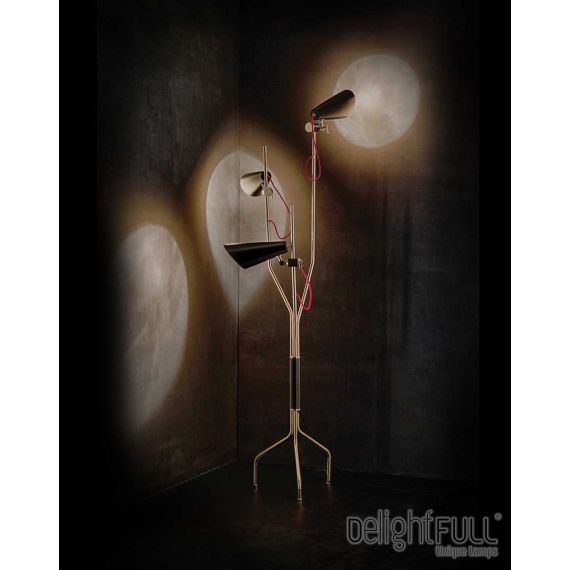 Lampadar Evans | DELIGHTFULL, 9 image